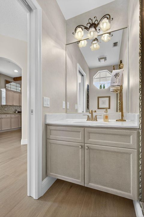 Activo con contrato: $675,000 (3 camas, 2 baños, 1467 Pies cuadrados)