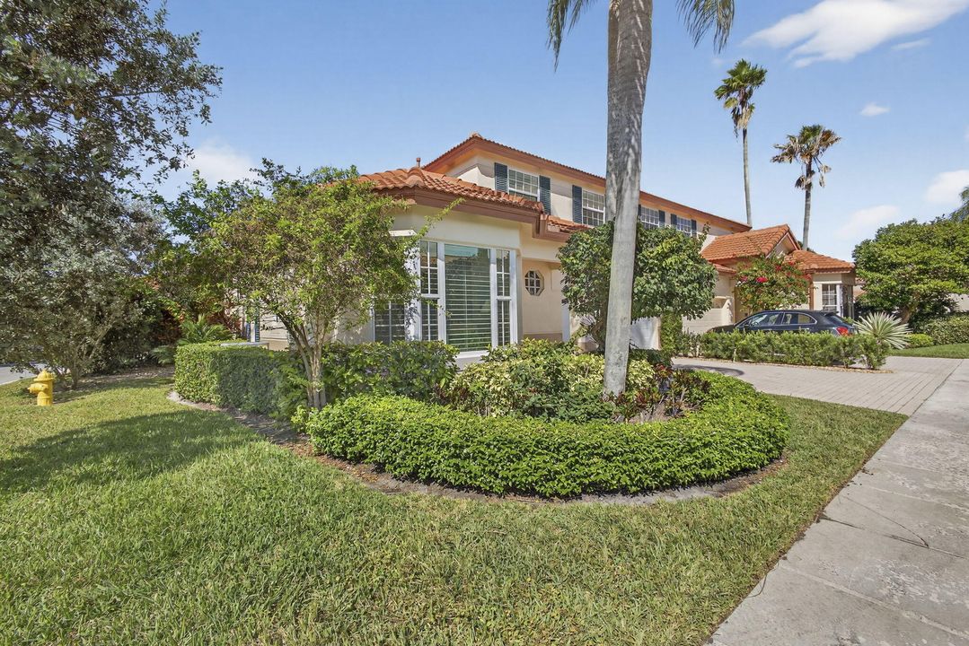 Activo con contrato: $675,000 (3 camas, 2 baños, 1467 Pies cuadrados)