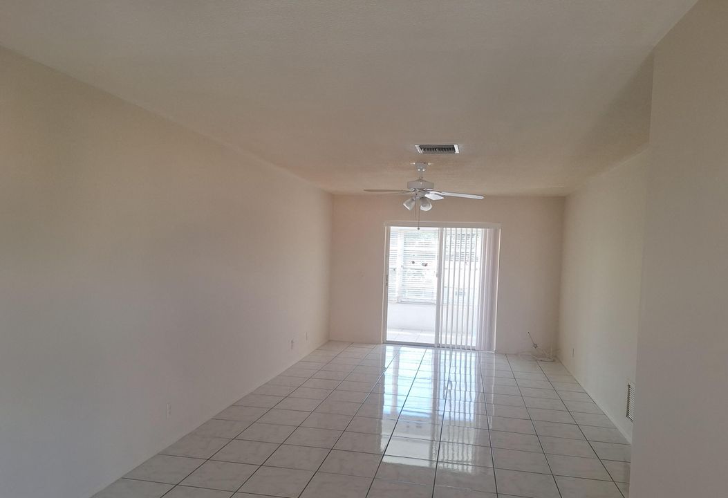 For Sale: $75,000 (1 beds, 1 baths, 624 Square Feet)