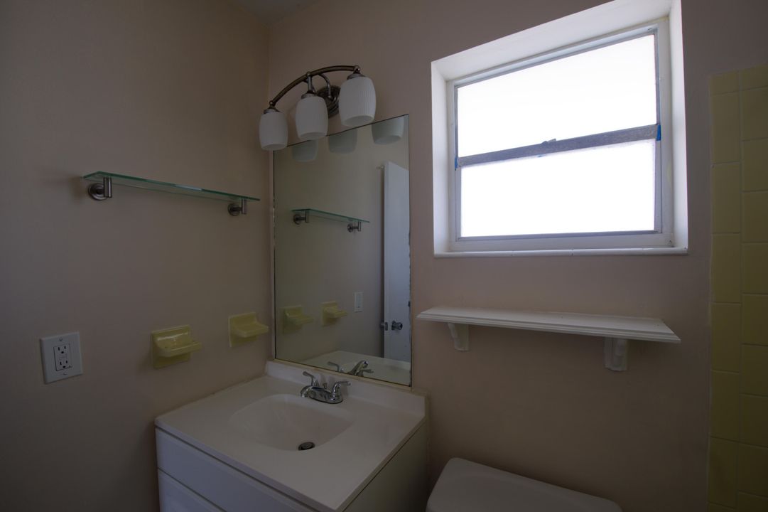 For Sale: $75,000 (1 beds, 1 baths, 624 Square Feet)