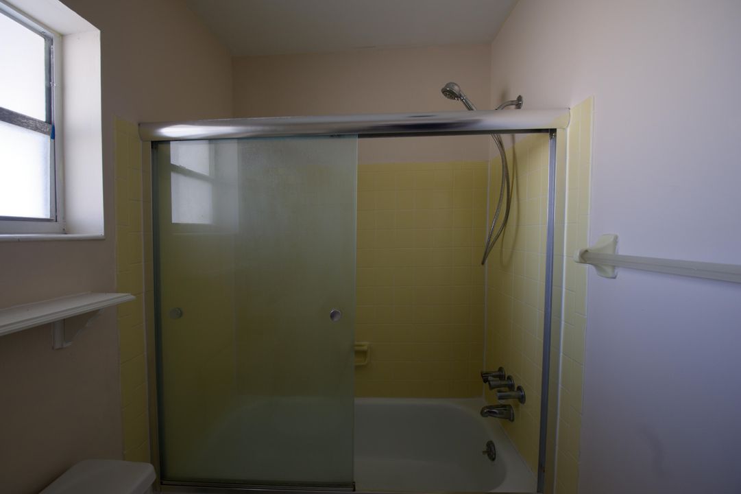 For Sale: $75,000 (1 beds, 1 baths, 624 Square Feet)