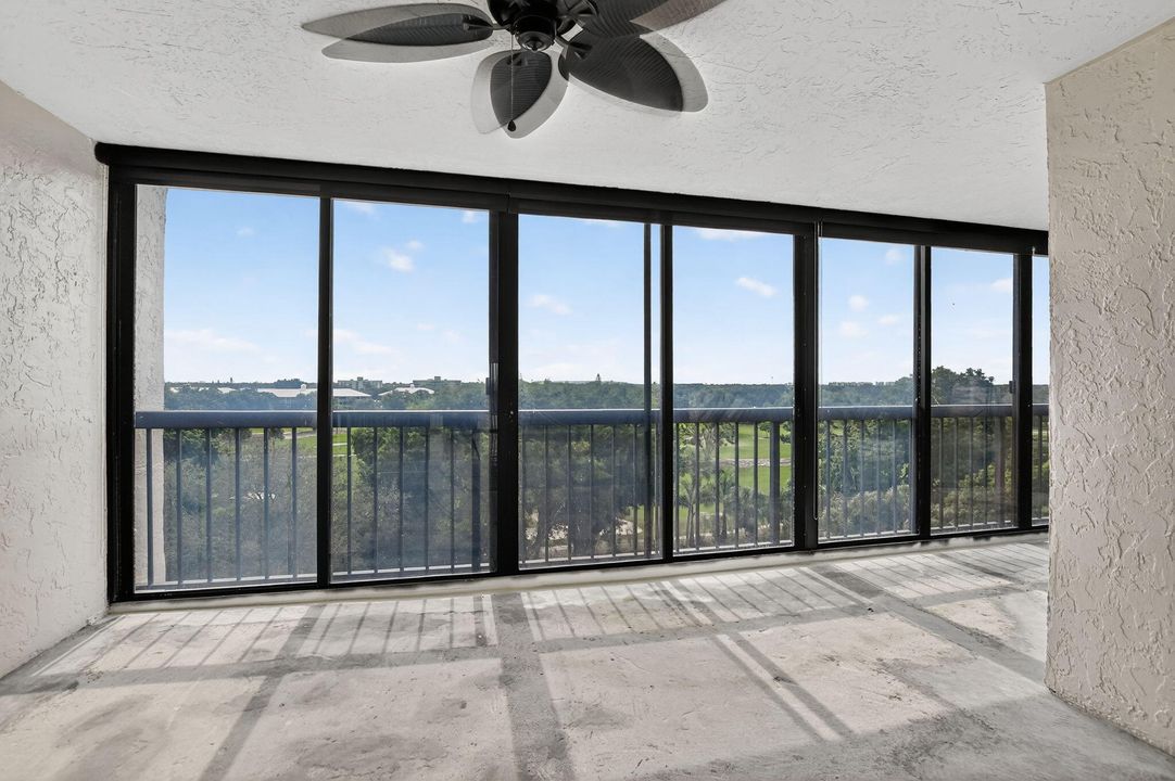 For Sale: $224,900 (2 beds, 2 baths, 1207 Square Feet)