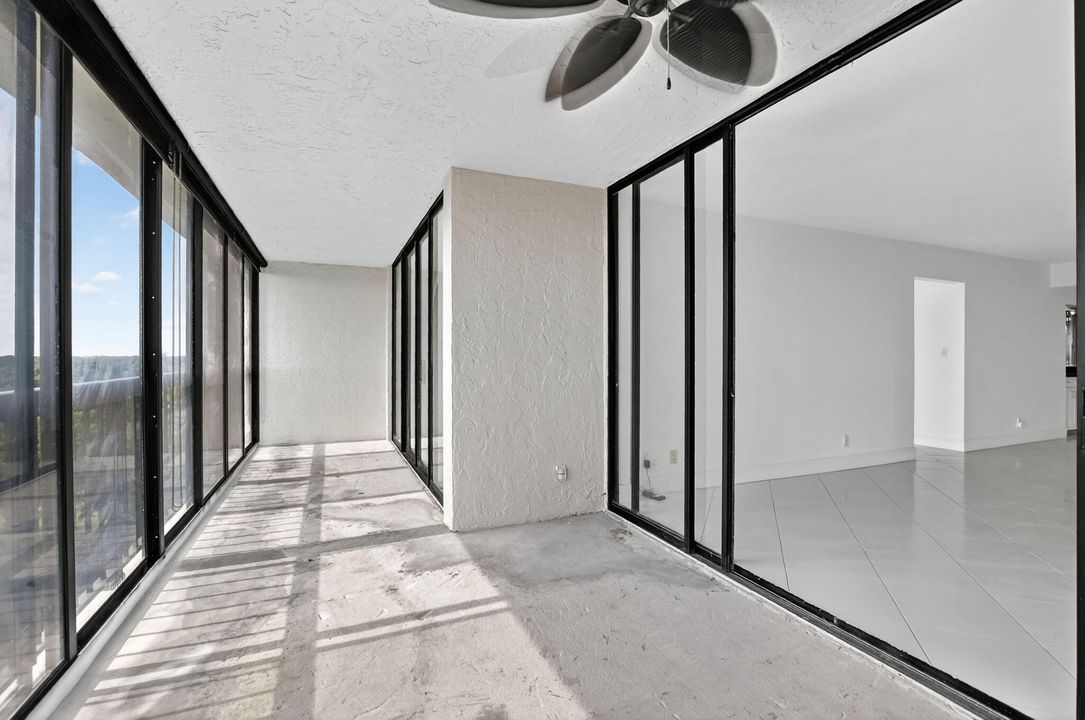 For Sale: $224,900 (2 beds, 2 baths, 1207 Square Feet)