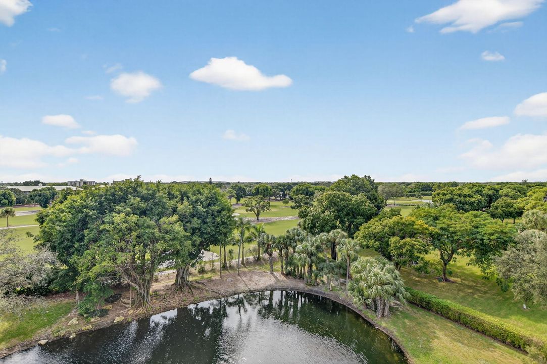 For Sale: $224,900 (2 beds, 2 baths, 1207 Square Feet)