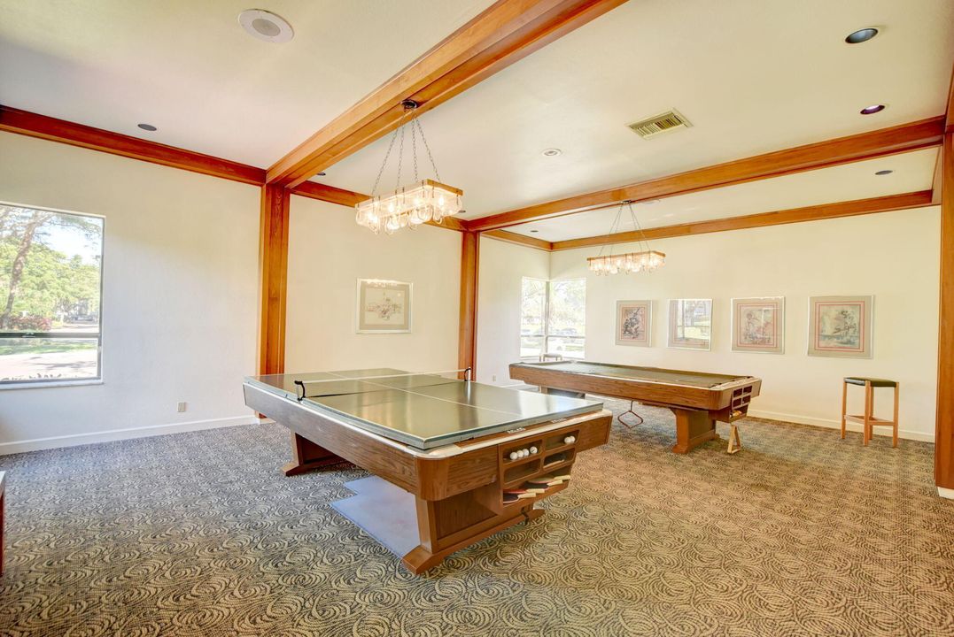 For Sale: $224,900 (2 beds, 2 baths, 1207 Square Feet)