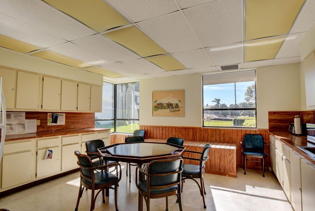 For Sale: $224,900 (2 beds, 2 baths, 1207 Square Feet)