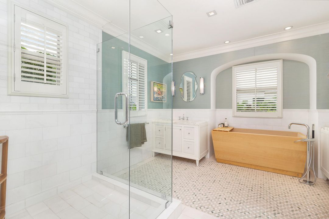 For Sale: $12,550,000 (9 beds, 7 baths, 7261 Square Feet)