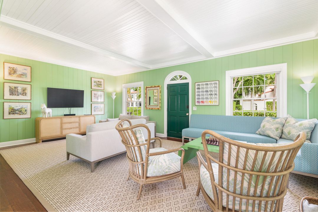 For Sale: $12,550,000 (9 beds, 7 baths, 7261 Square Feet)