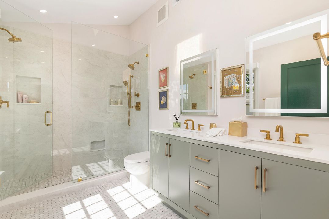 For Sale: $12,550,000 (9 beds, 7 baths, 7261 Square Feet)