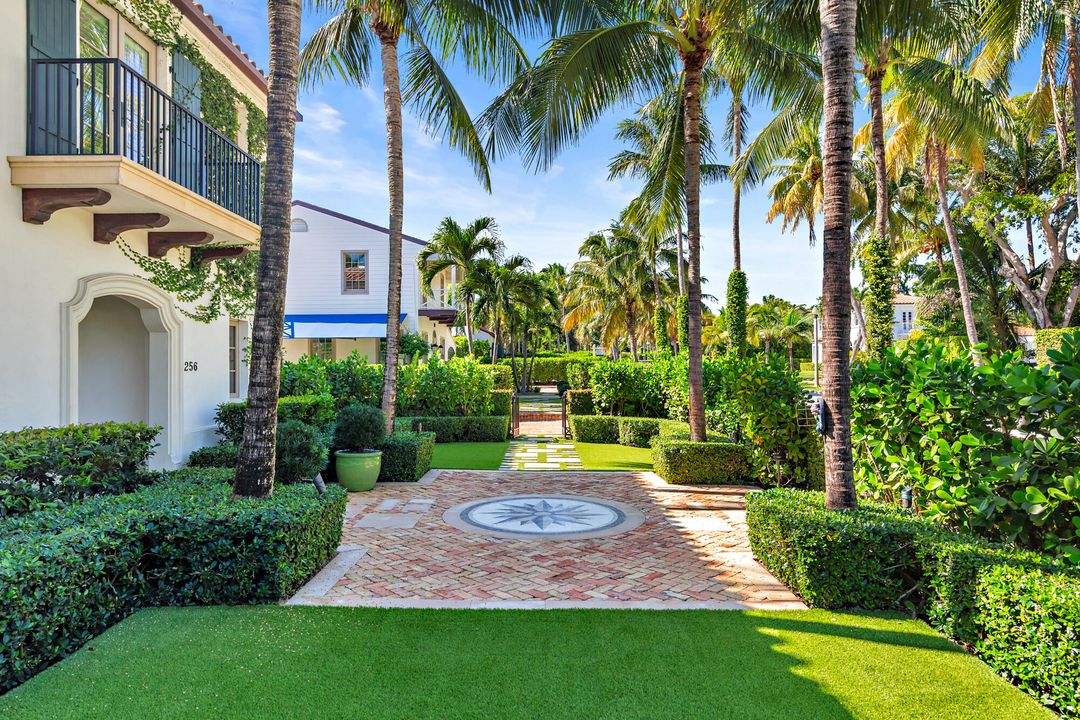 For Sale: $12,550,000 (9 beds, 7 baths, 7261 Square Feet)