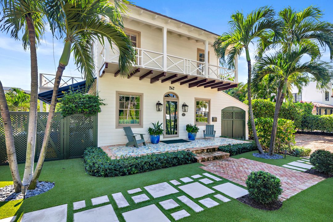 For Sale: $12,550,000 (9 beds, 7 baths, 7261 Square Feet)