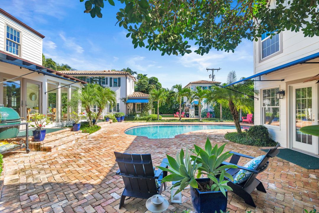 For Sale: $12,550,000 (9 beds, 7 baths, 7261 Square Feet)