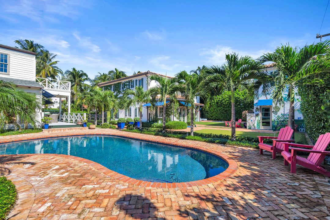 For Sale: $12,550,000 (9 beds, 7 baths, 7261 Square Feet)