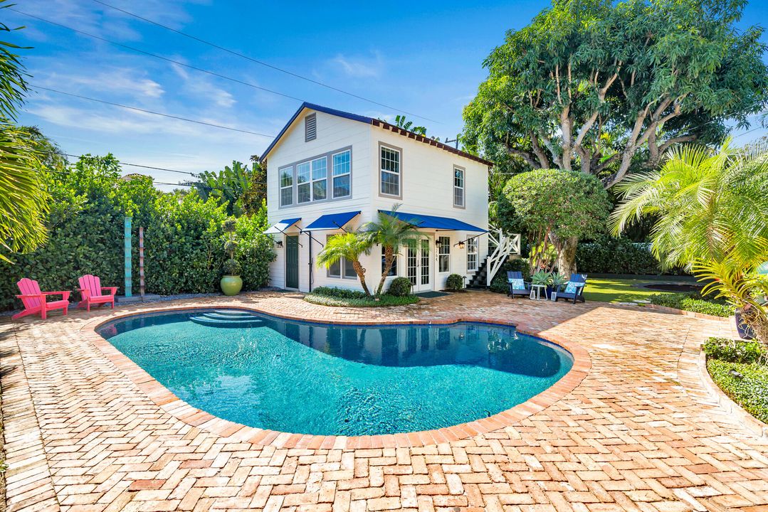 For Sale: $12,550,000 (9 beds, 7 baths, 7261 Square Feet)