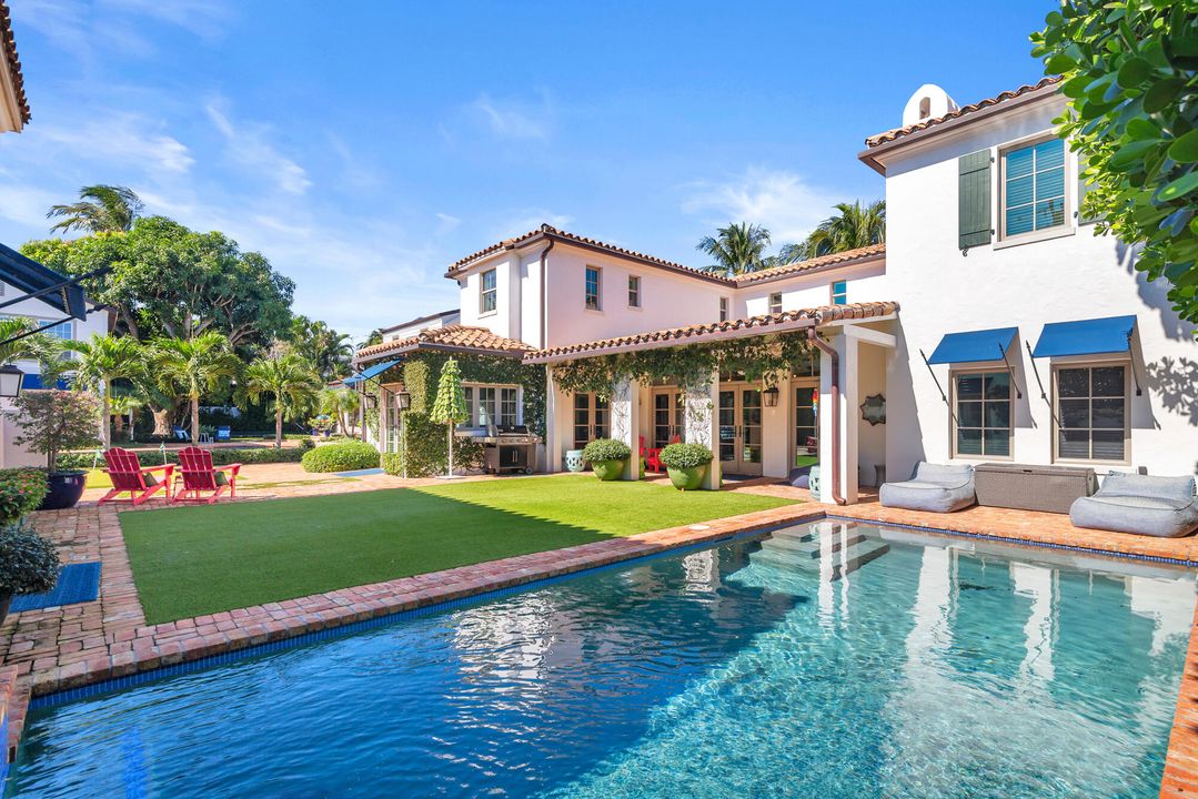 For Sale: $12,550,000 (9 beds, 7 baths, 7261 Square Feet)