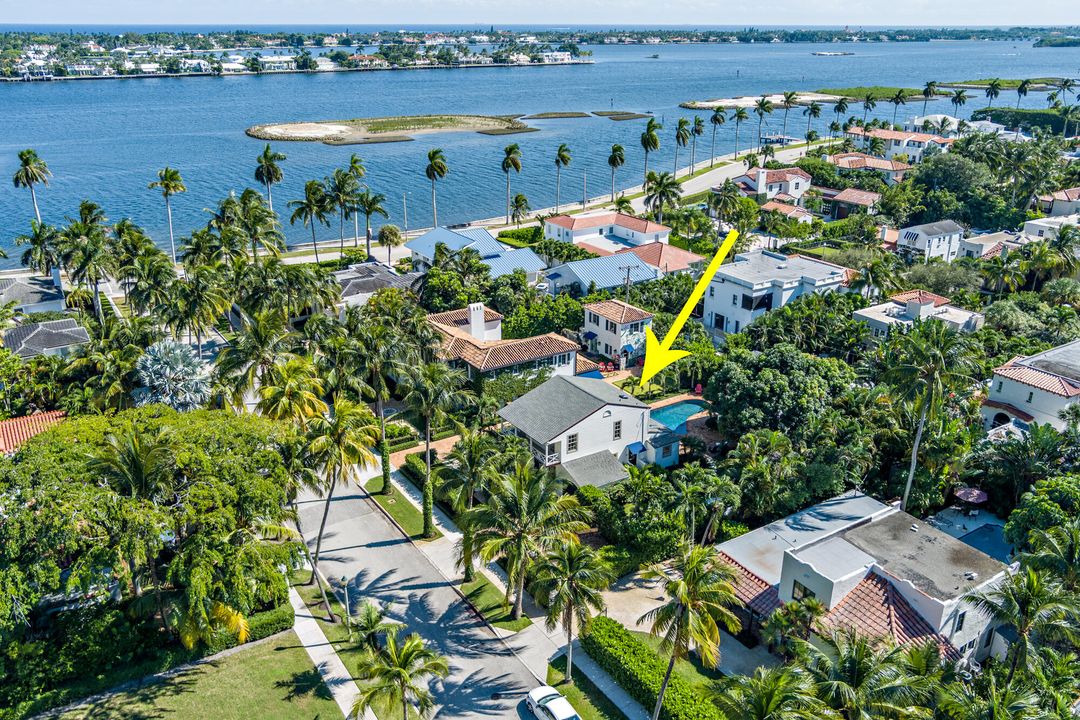 For Sale: $12,550,000 (9 beds, 7 baths, 7261 Square Feet)