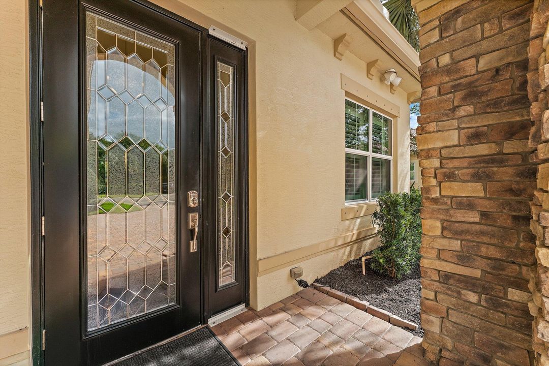 Active With Contract: $699,000 (3 beds, 2 baths, 2039 Square Feet)