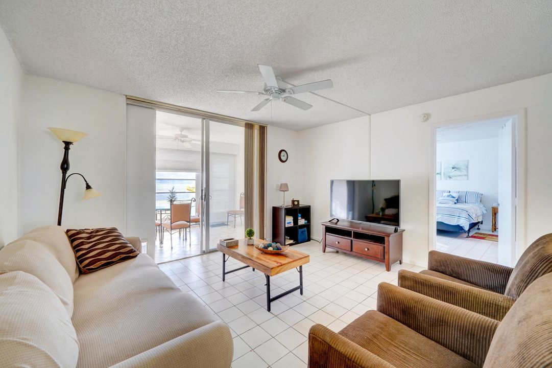 En Renta: $1,700 (2 camas, 2 baños, 1000 Pies cuadrados)