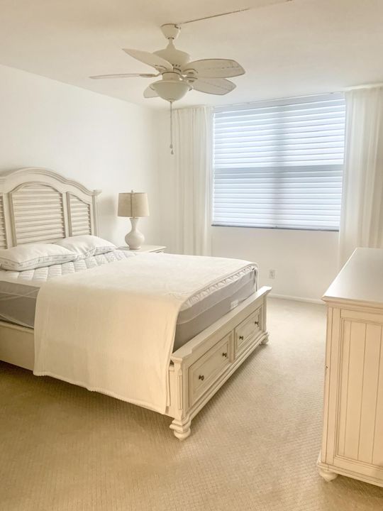 出租: $5,000 (2 贝兹, 2 浴室, 946 平方英尺)