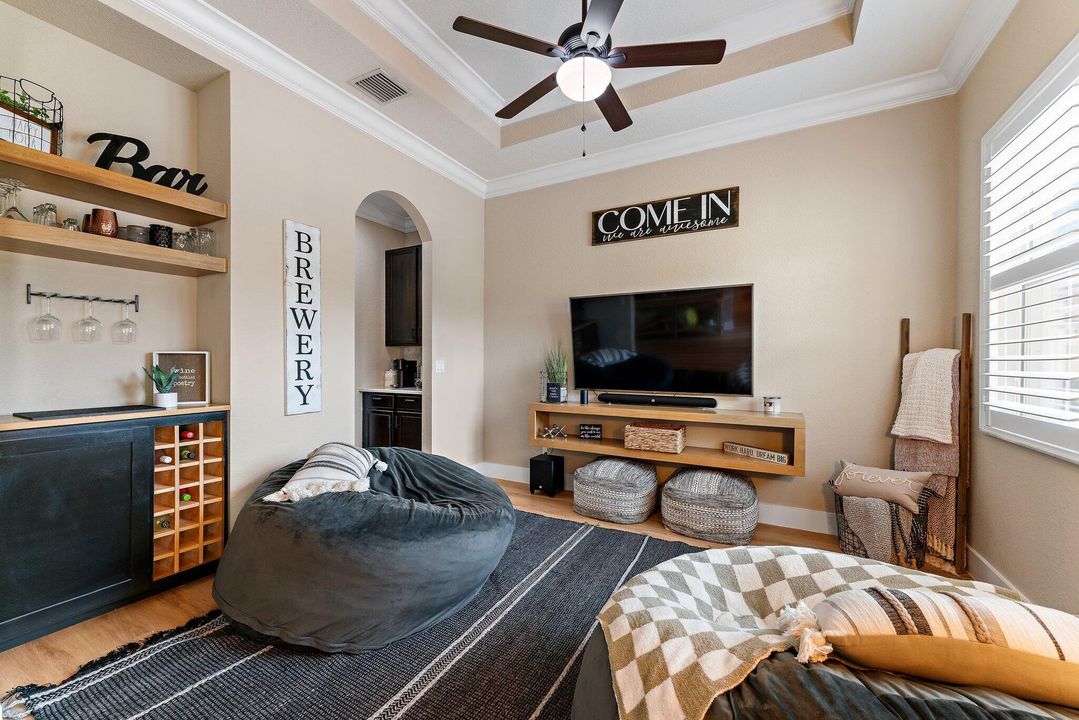 Active With Contract: $699,000 (3 beds, 2 baths, 2039 Square Feet)