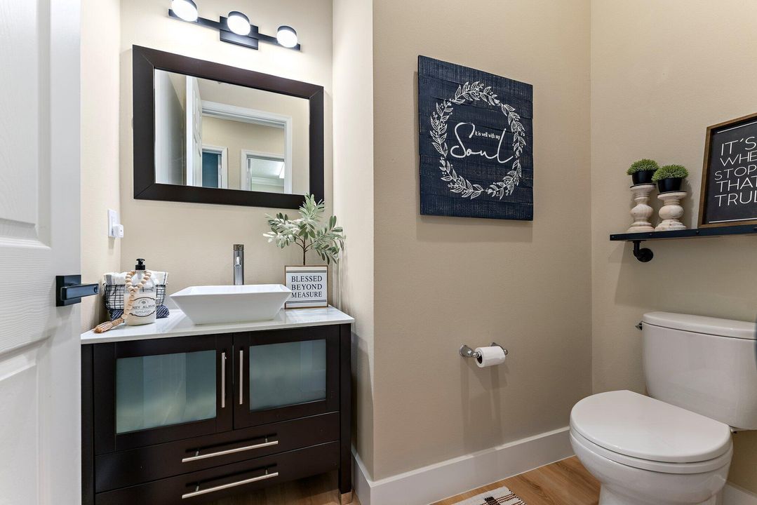 Active With Contract: $699,000 (3 beds, 2 baths, 2039 Square Feet)