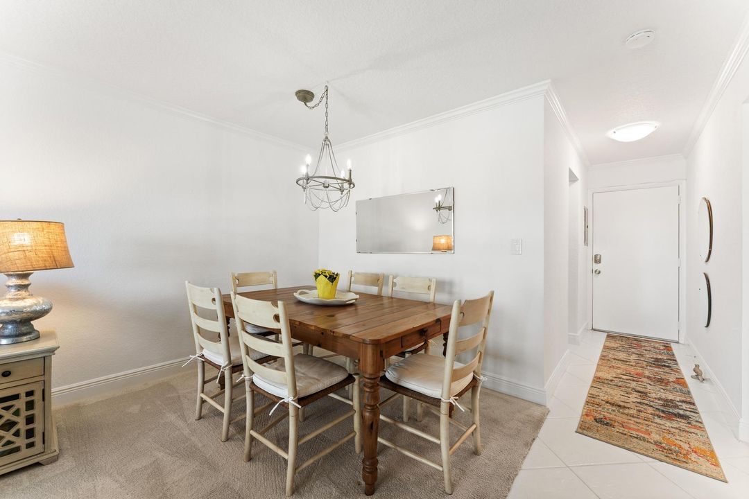 Active With Contract: $129,000 (2 beds, 2 baths, 894 Square Feet)