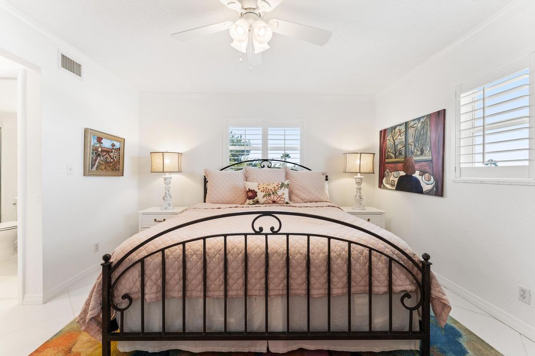 Active With Contract: $129,000 (2 beds, 2 baths, 894 Square Feet)