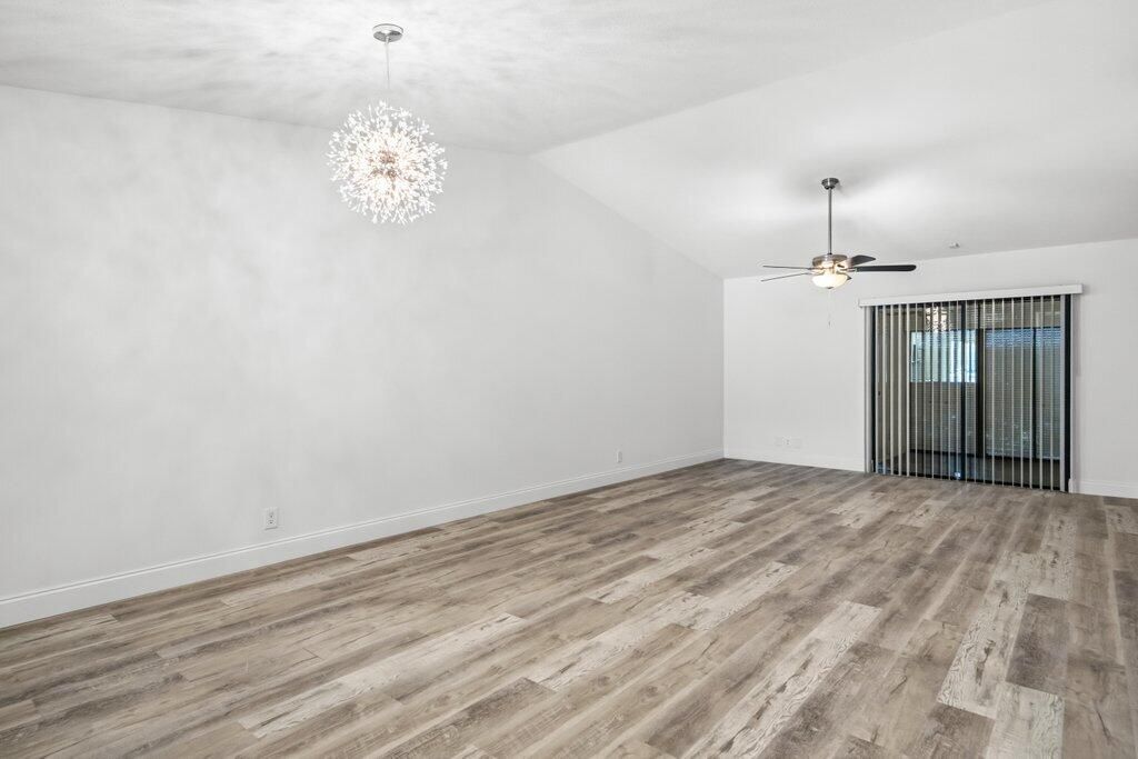 Active With Contract: $239,900 (2 beds, 2 baths, 1116 Square Feet)