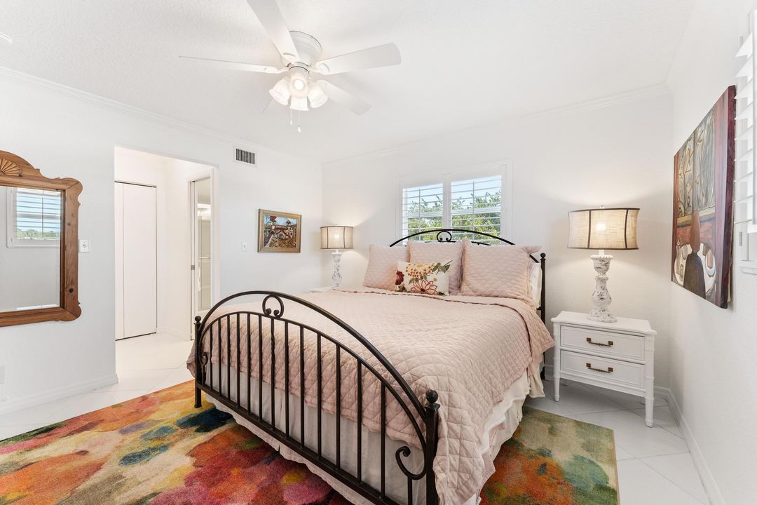 Active With Contract: $129,000 (2 beds, 2 baths, 894 Square Feet)