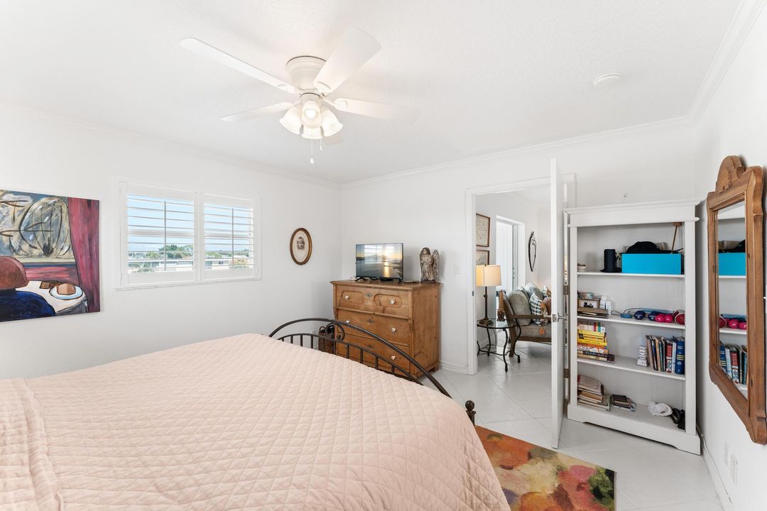 Active With Contract: $129,000 (2 beds, 2 baths, 894 Square Feet)