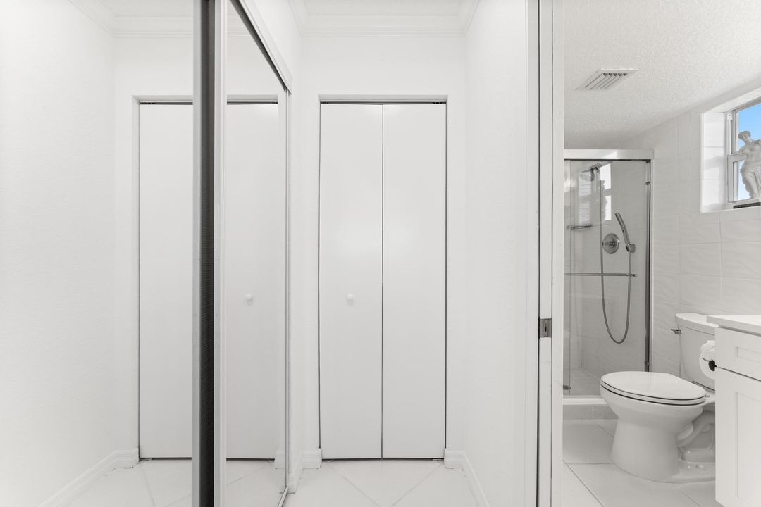 Active With Contract: $129,000 (2 beds, 2 baths, 894 Square Feet)