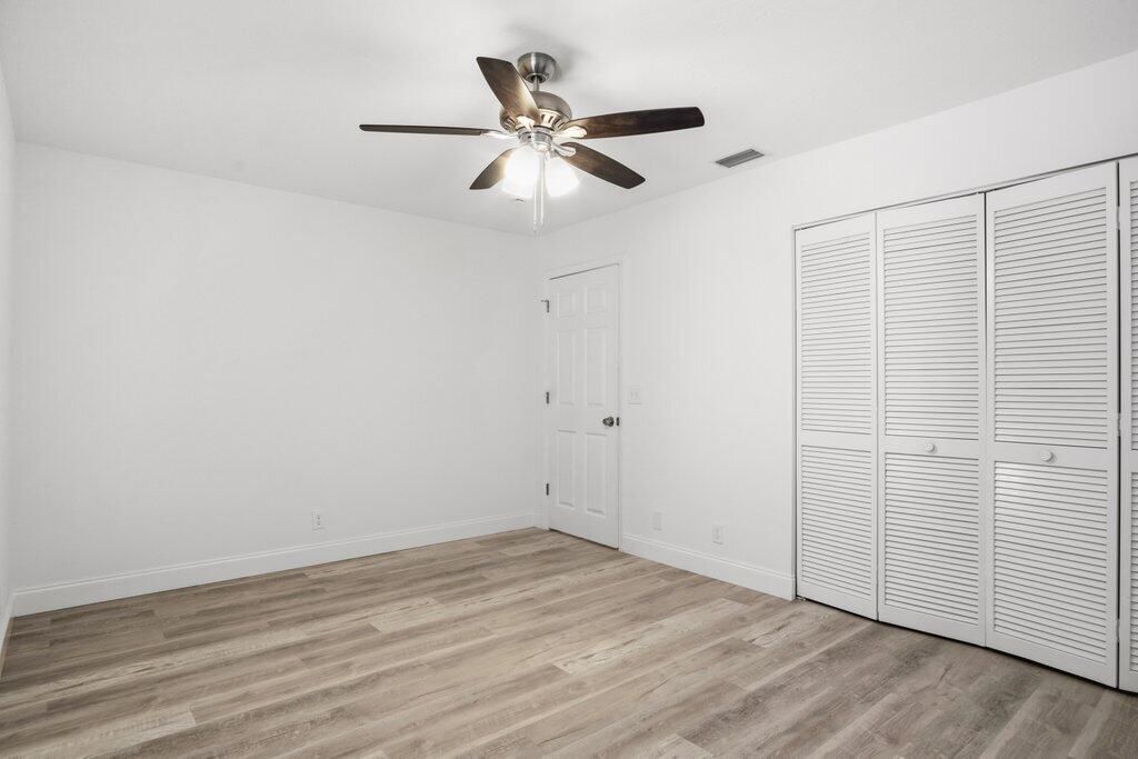 Active With Contract: $239,900 (2 beds, 2 baths, 1116 Square Feet)