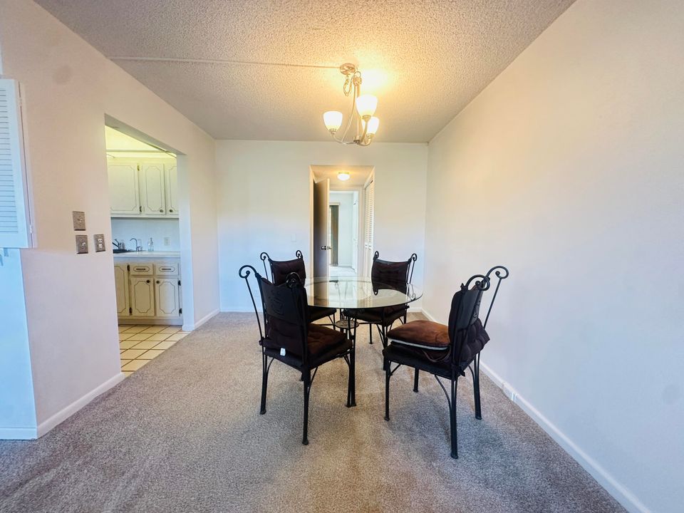 В аренду: $1,300 (1 спален, 1 ванн, 720 Квадратных фут)