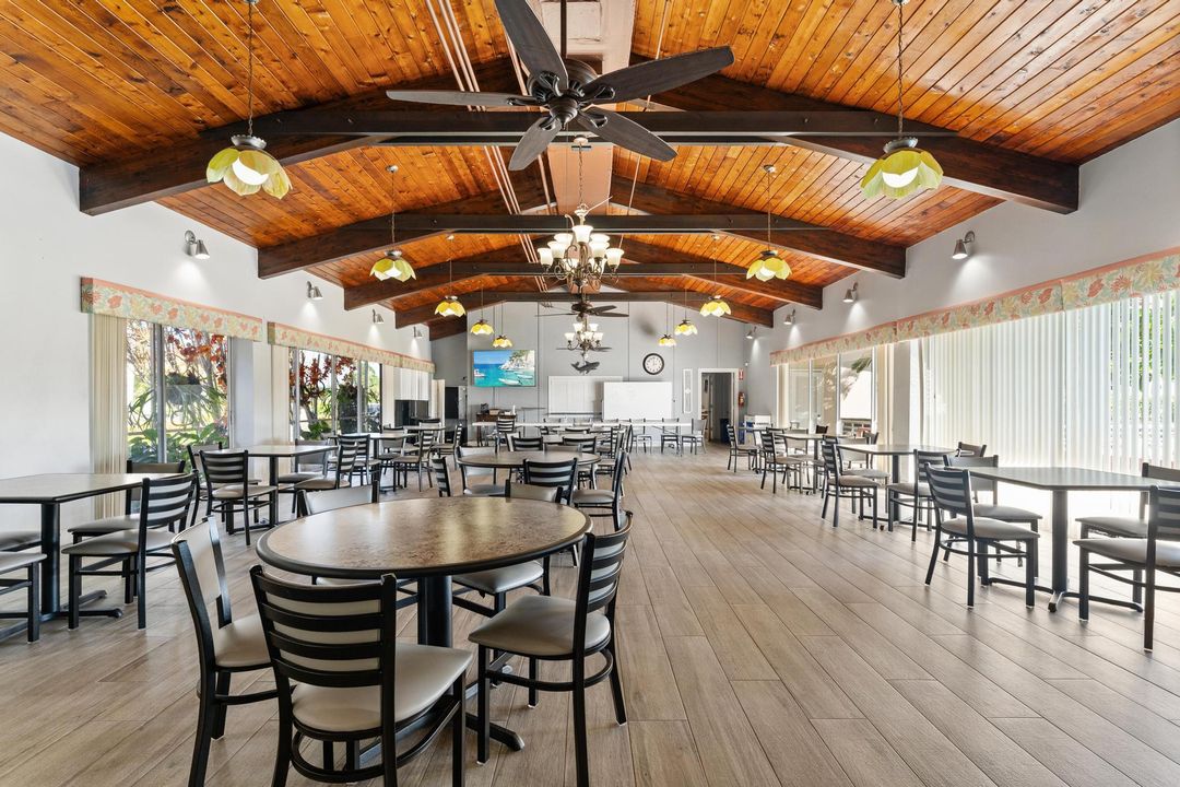 Active With Contract: $129,000 (2 beds, 2 baths, 894 Square Feet)