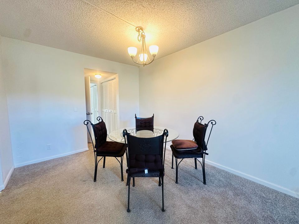 В аренду: $1,300 (1 спален, 1 ванн, 720 Квадратных фут)