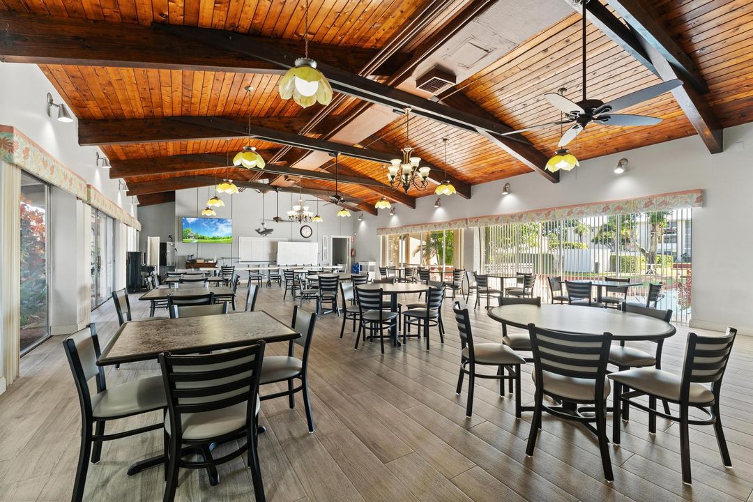 Active With Contract: $129,000 (2 beds, 2 baths, 894 Square Feet)