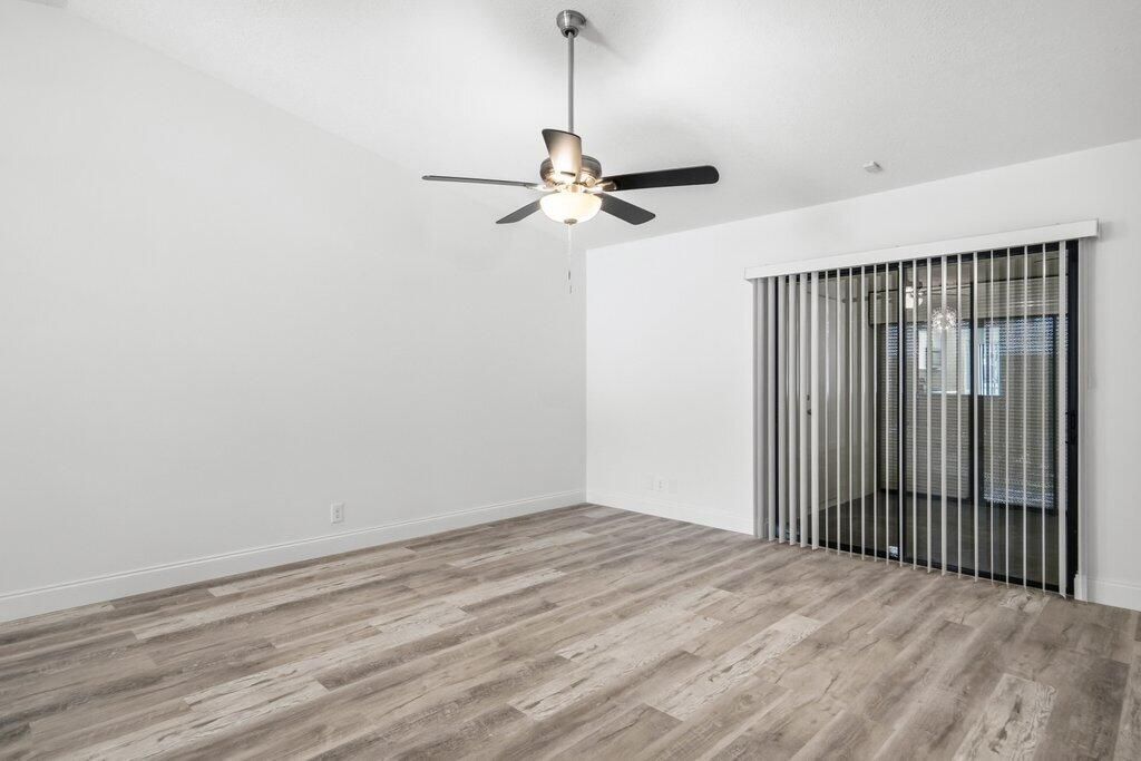 Active With Contract: $239,900 (2 beds, 2 baths, 1116 Square Feet)