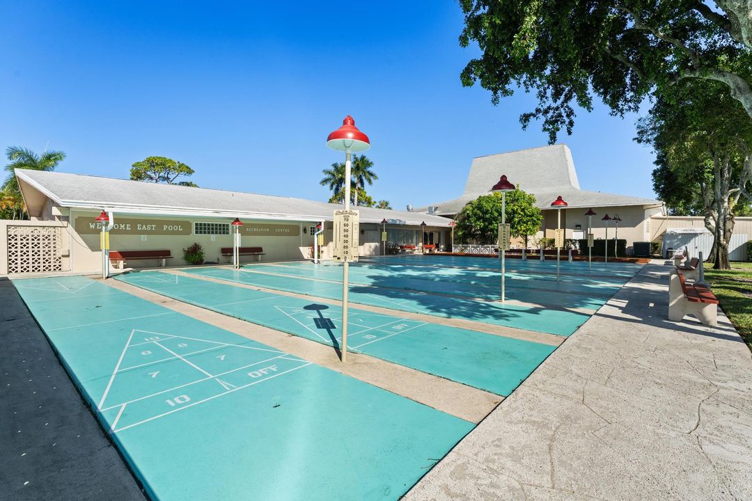 Active With Contract: $129,000 (2 beds, 2 baths, 894 Square Feet)