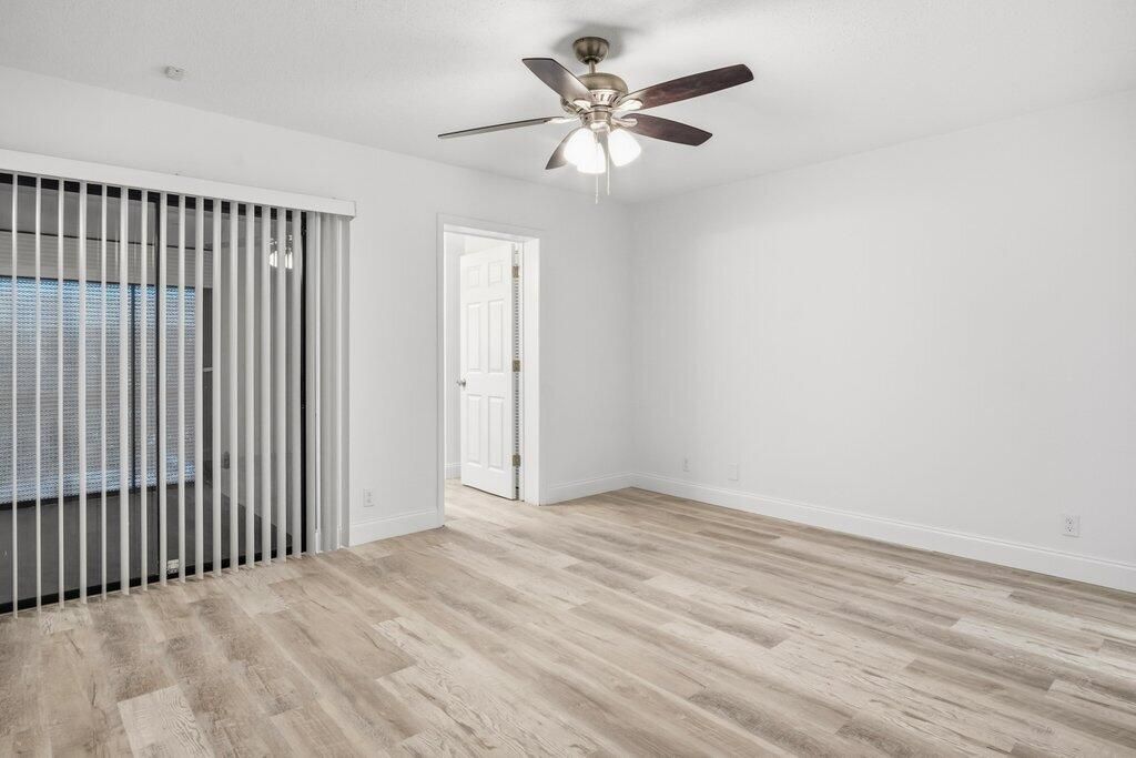 Active With Contract: $239,900 (2 beds, 2 baths, 1116 Square Feet)