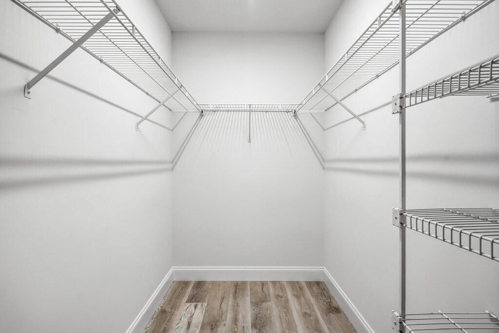 Active With Contract: $239,900 (2 beds, 2 baths, 1116 Square Feet)