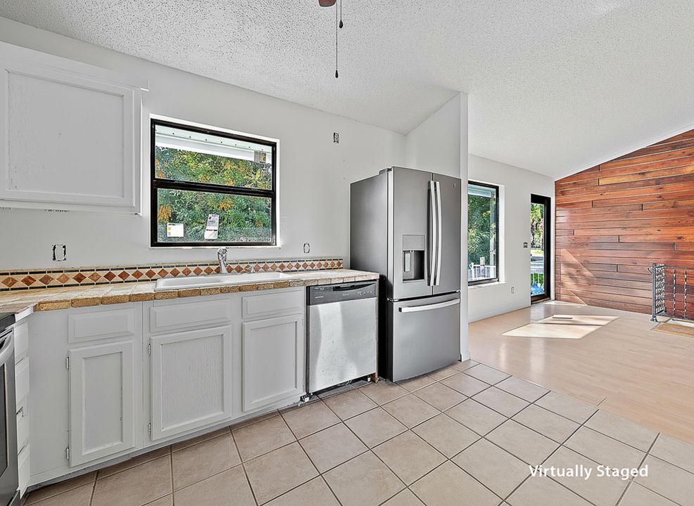 For Sale: $700,000 (4 beds, 3 baths, 2401 Square Feet)