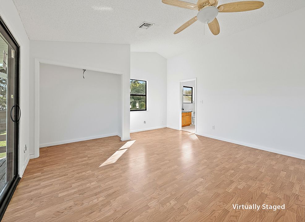 For Sale: $700,000 (4 beds, 3 baths, 2401 Square Feet)