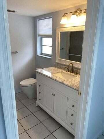 На продажу: $189,900 (2 спален, 2 ванн, 809 Квадратных фут)