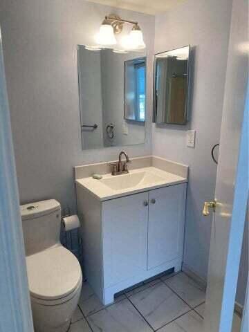 На продажу: $189,900 (2 спален, 2 ванн, 809 Квадратных фут)