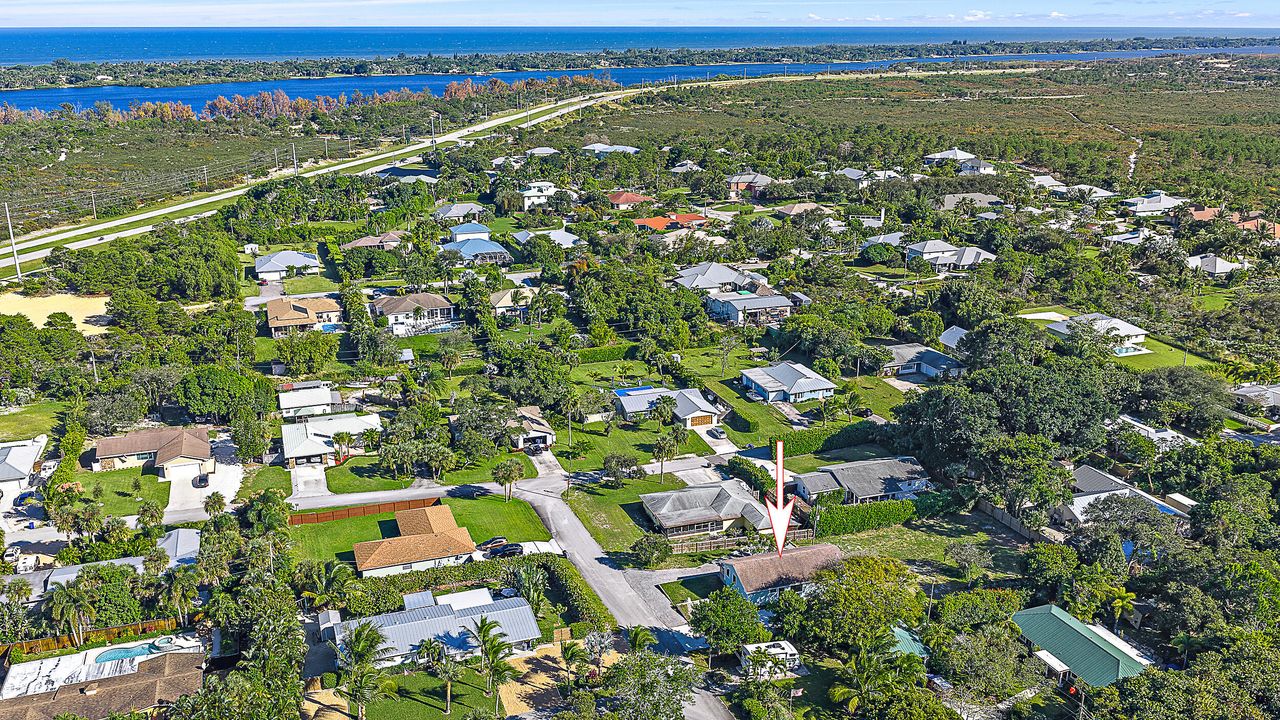 For Sale: $700,000 (4 beds, 3 baths, 2401 Square Feet)