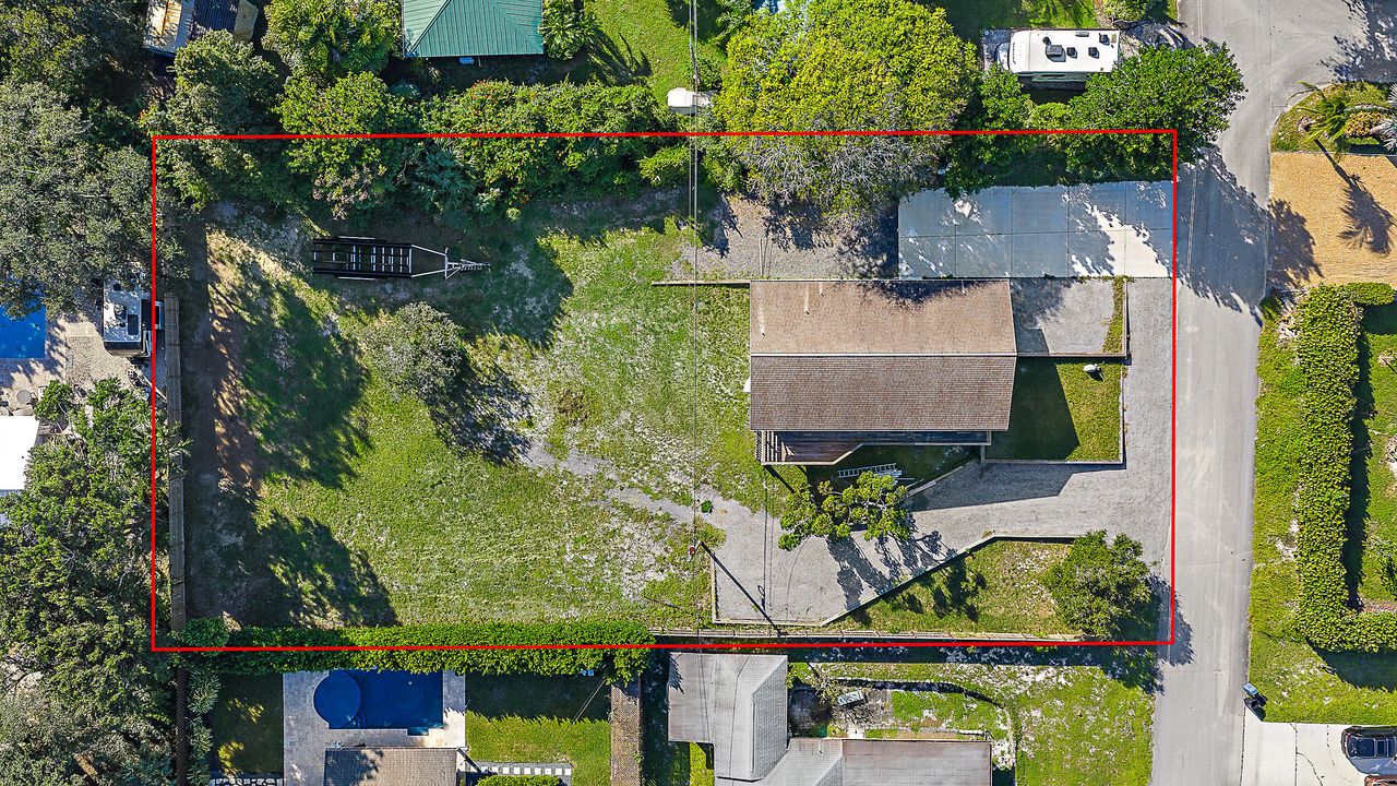 For Sale: $700,000 (4 beds, 3 baths, 2401 Square Feet)