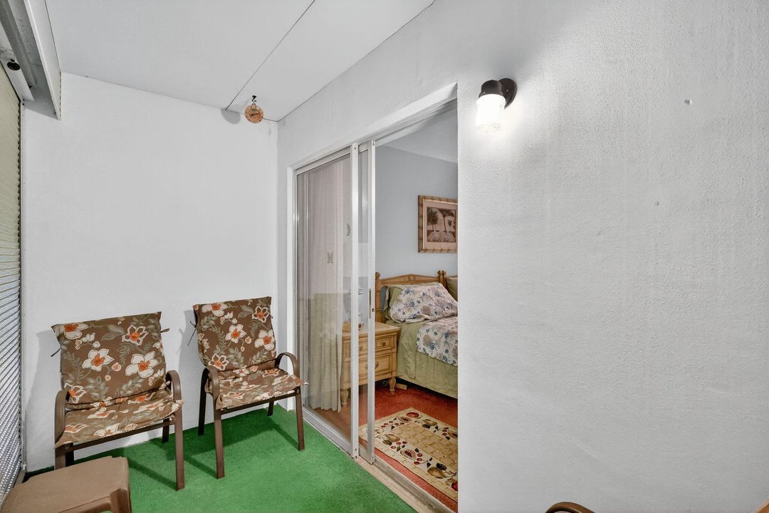 待售: $129,000 (2 贝兹, 2 浴室, 992 平方英尺)