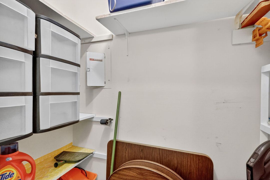 待售: $129,000 (2 贝兹, 2 浴室, 992 平方英尺)