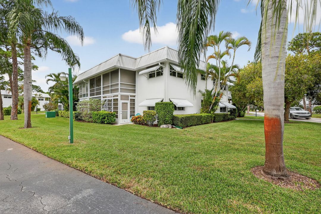 待售: $129,000 (2 贝兹, 2 浴室, 992 平方英尺)