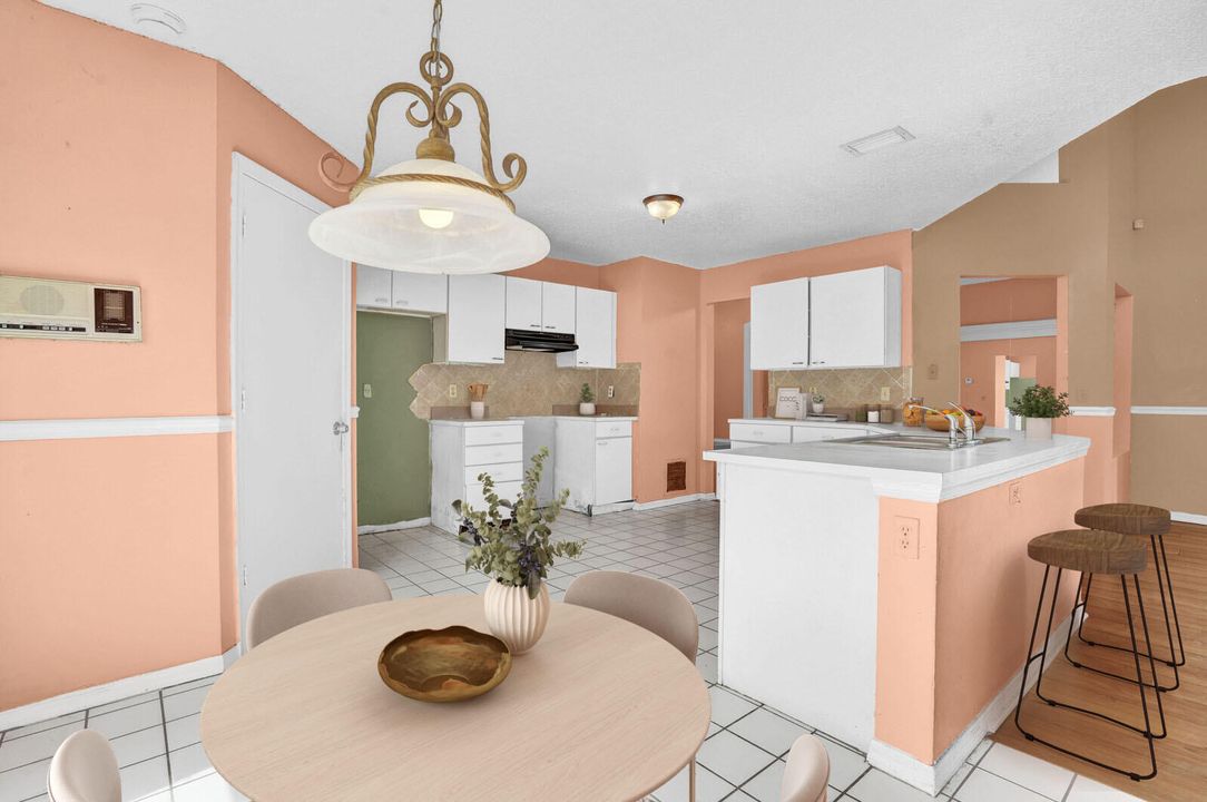 合同活跃: $519,900 (4 贝兹, 3 浴室, 2346 平方英尺)